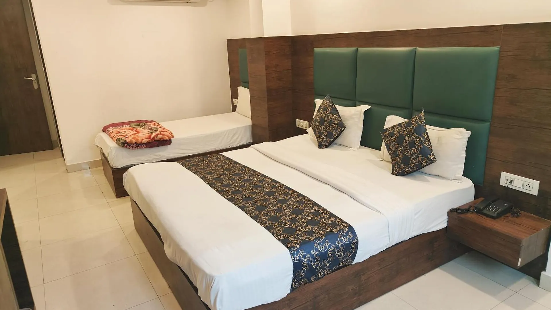 Hotel Hight Tej Plaza Near Igi Airport Delhi Nowe Delhi