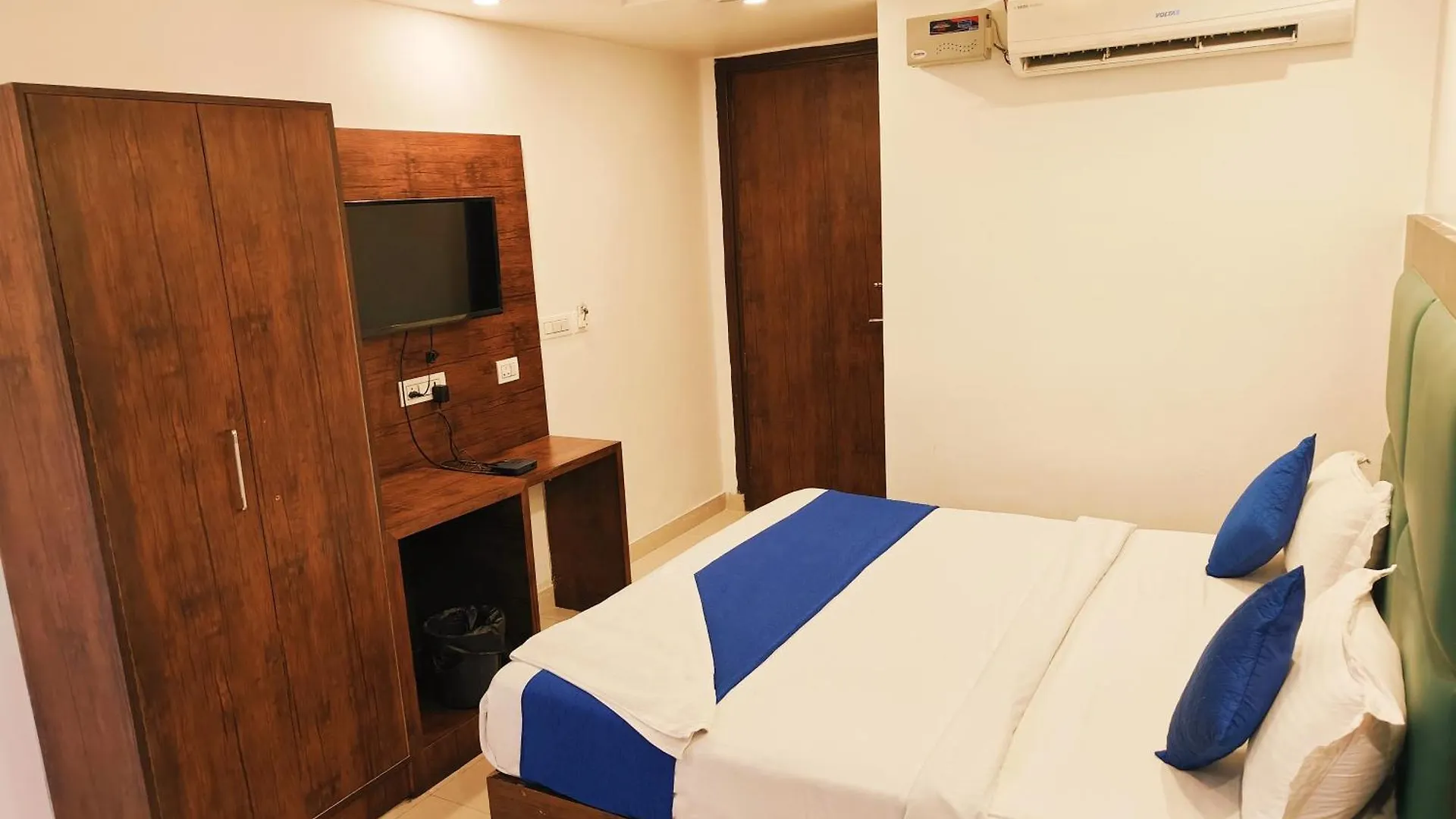 Hotel Hight Tej Plaza Near Igi Airport Delhi Nowe Delhi Indie