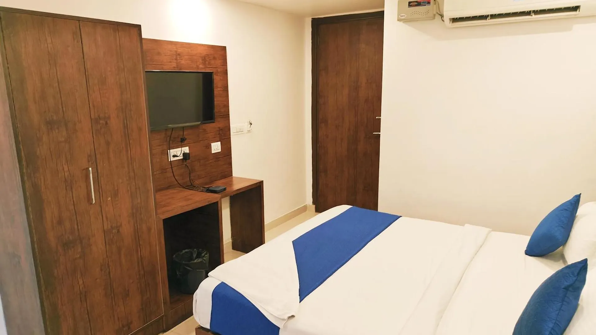 Hotel Hight Tej Plaza Near Igi Airport Delhi Nowe Delhi Indie