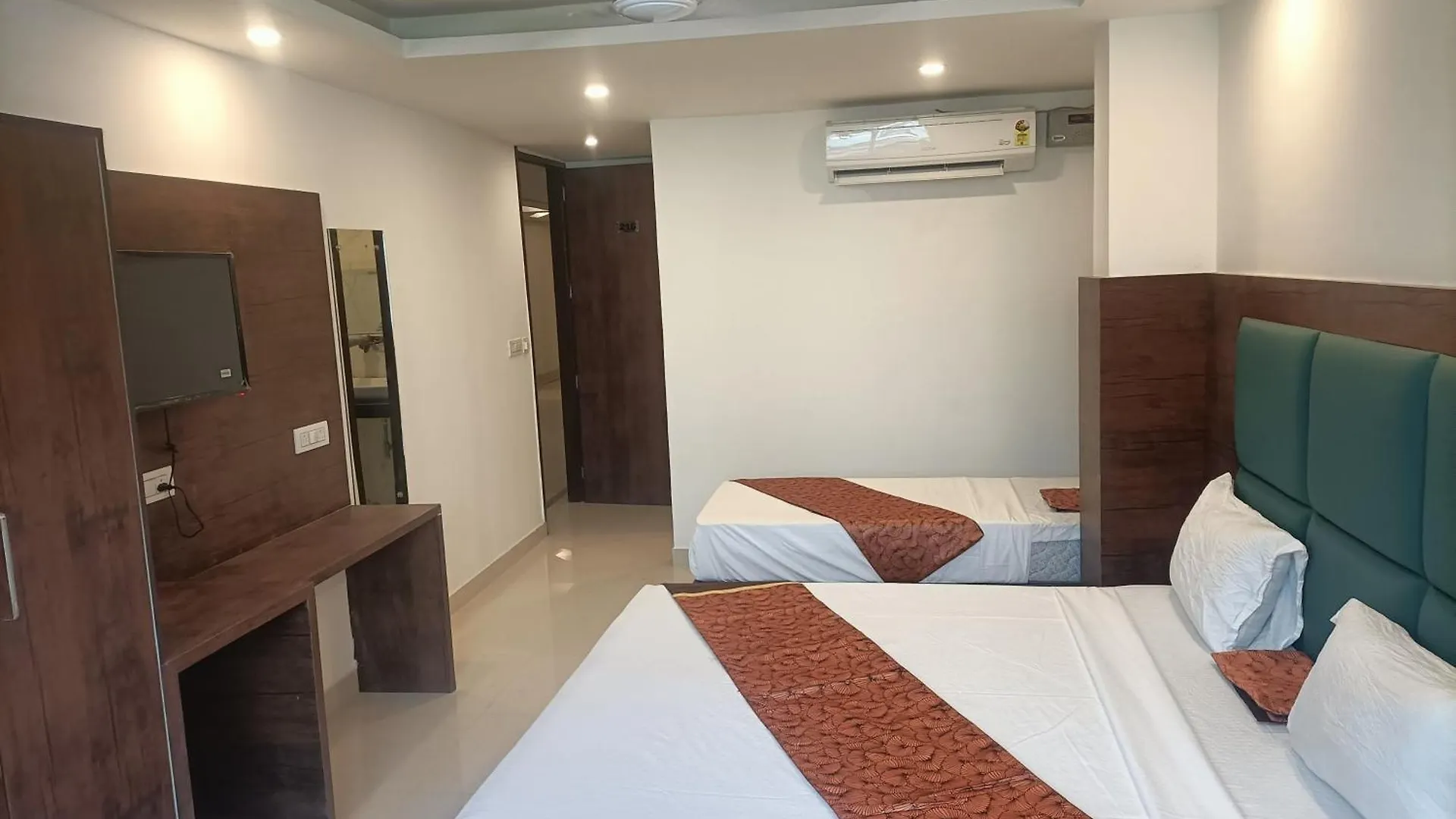 Hotel Hight Tej Plaza Near Igi Airport Delhi Nowe Delhi