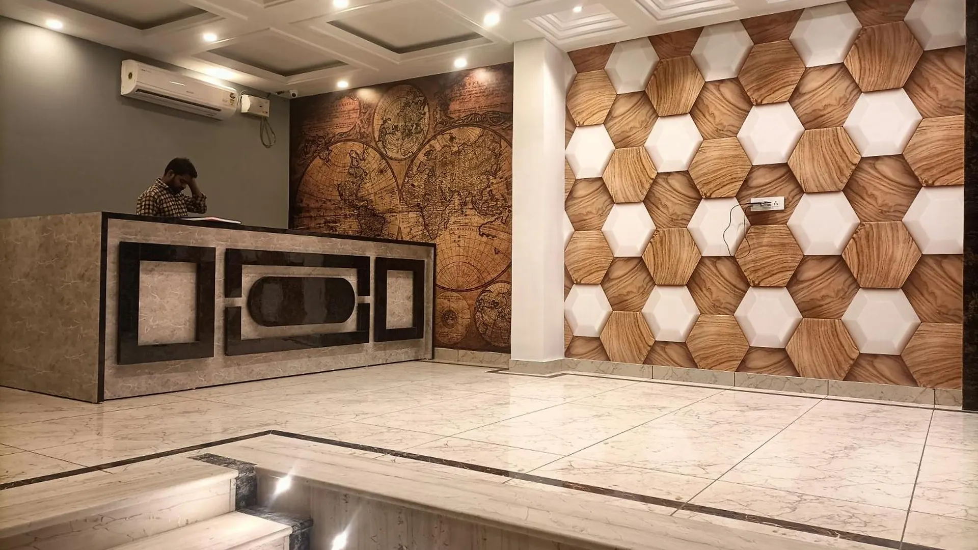 Hotel Hight Tej Plaza Near Igi Airport Delhi Nowe Delhi Indie