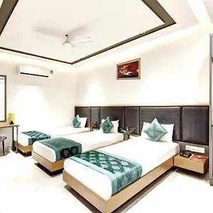 Applewood Grand Delhi Airport Hotel
